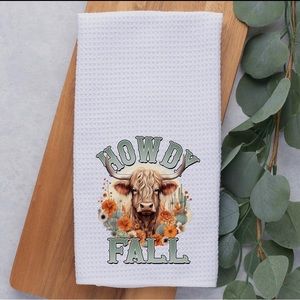 Beautiful microfiber waffle weave tea towel. Very absorbent.